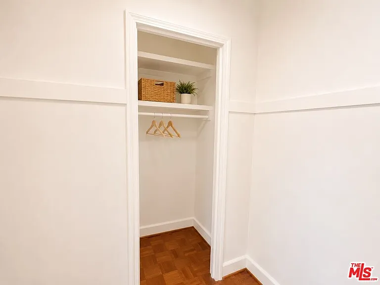 634 S Gramercy Pl #304 — Photo 3