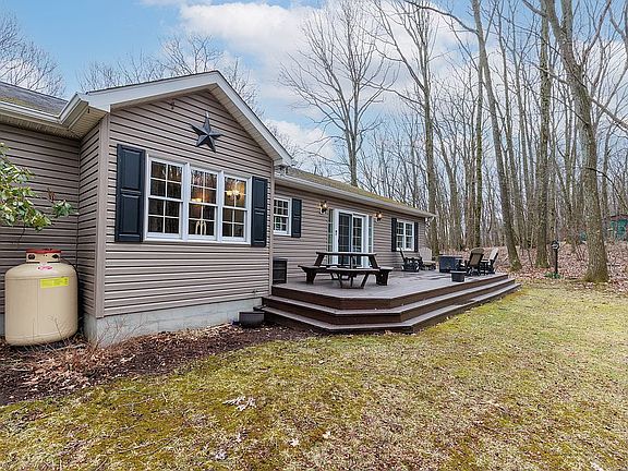 Spacious  Back Deck