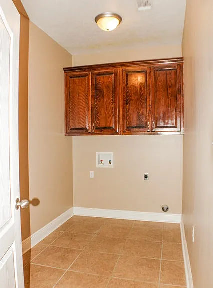 162 James Dr — Photo 16