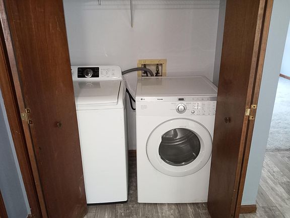 4th image of 2637 Parkside Way
