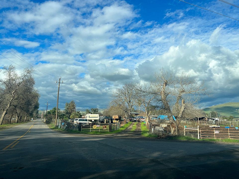 2214 Tivy Valley Rd, Sanger, CA 93657 Zillow