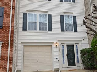 43029 Golf View Dr, Chantilly, VA