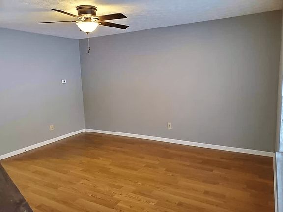 5th image of 1385 Country Side Dr APT A