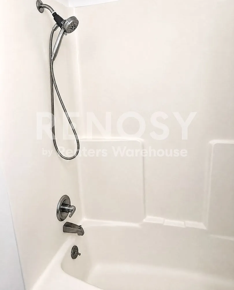 2BD/1BA Townhome in Plymouth Available Now! — Photo 4