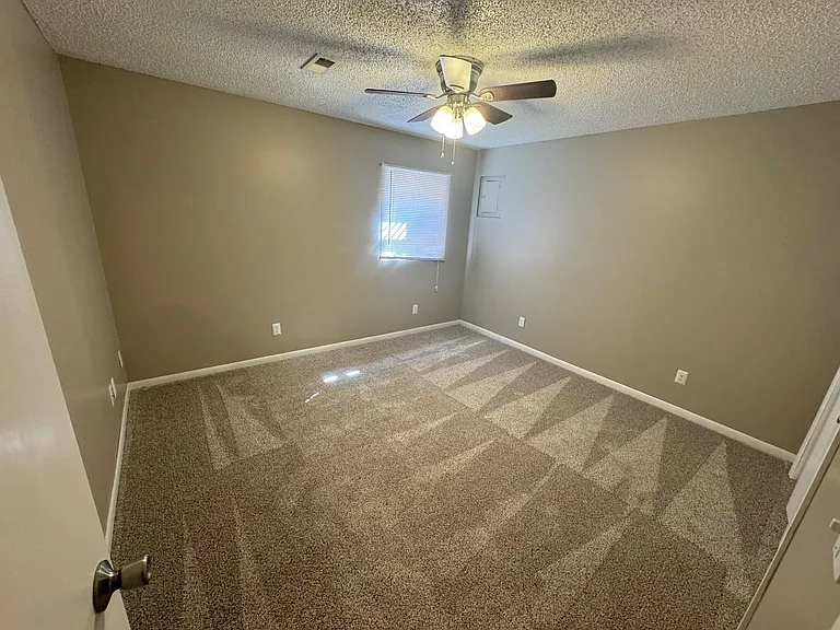 342 N Country Acres Ave — Photo 13