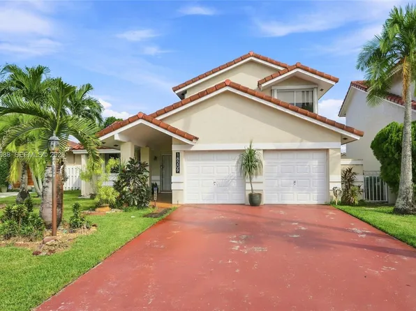 18209 NW 61st Ct, Hialeah, FL 33015
