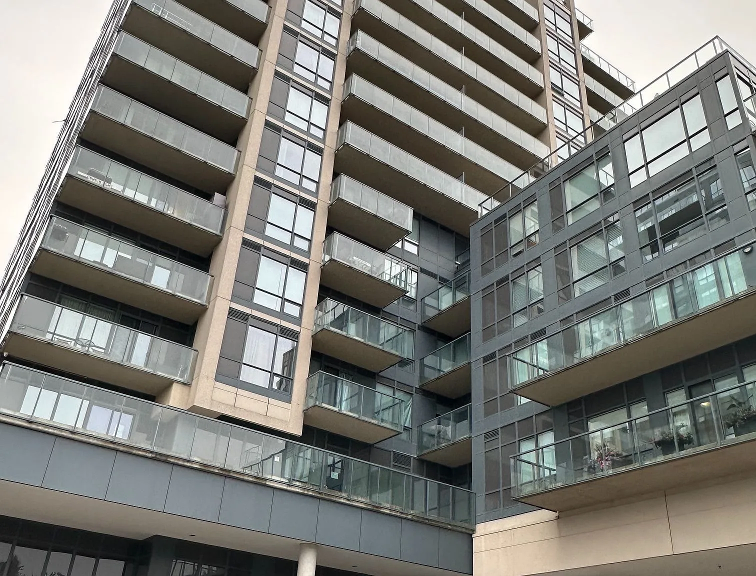 3 bed, $2,990 — Photo 2