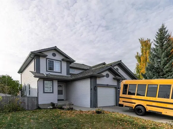 829 N Westmount Dr, Strathmore, AB T1P 1P8