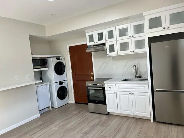 2741A Emerson St — Photo 2