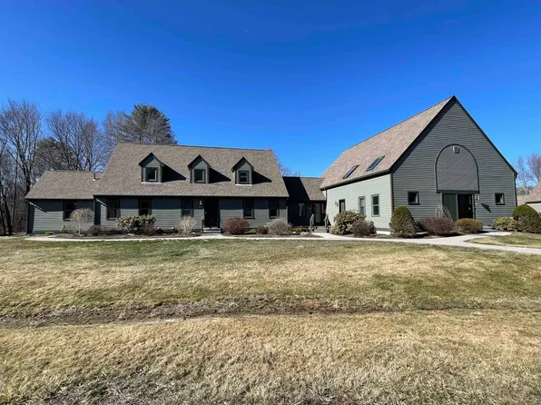 71 Montrose Drive, Stratham, NH 03885