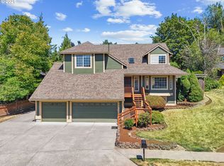 704 SE Greenway Dr, Gresham, OR 97080