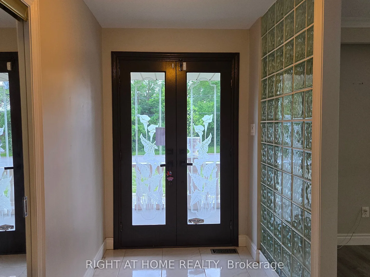 3 bed, $4,300 — Photo 3