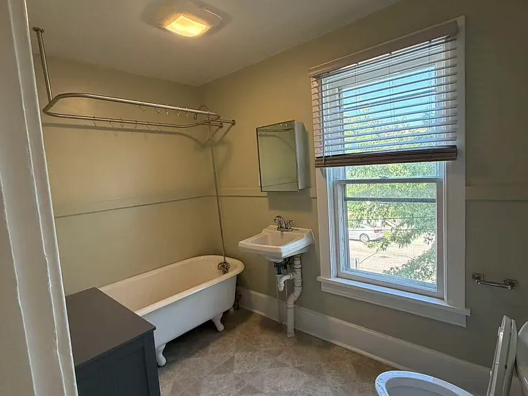 312 S Ingersoll St #1 — Photo 12