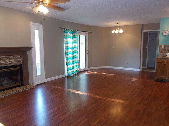 5th image of 306 N Maude Dr E
