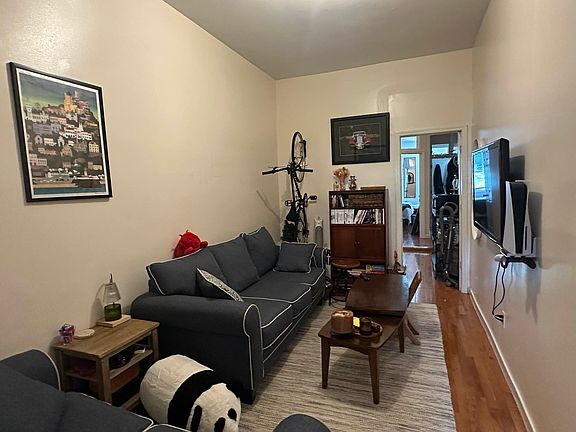 4th image of 1134 Willoughby Ave #2L