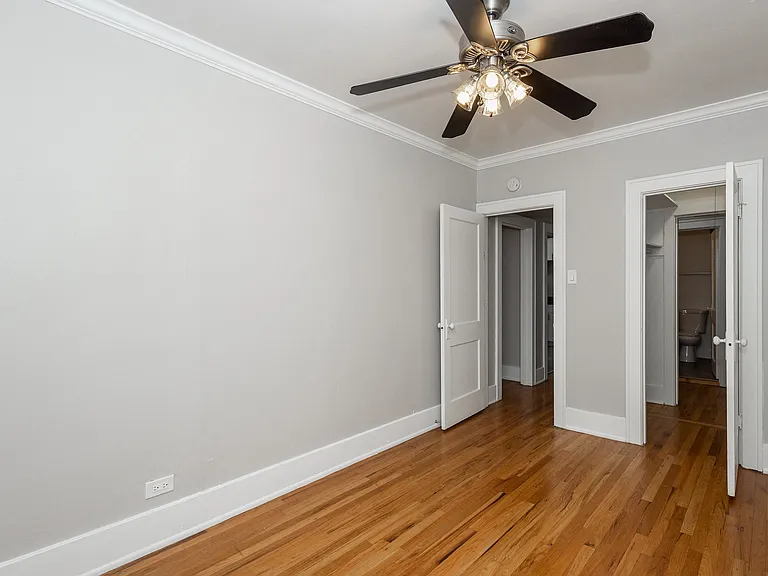 1035 N Pearl St — Photo 24