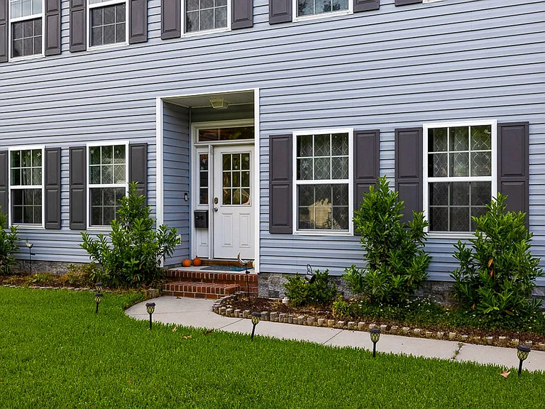 7713 Cortlandt Pl — Photo 4