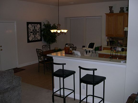 3rd image of 821 Stanford Dr