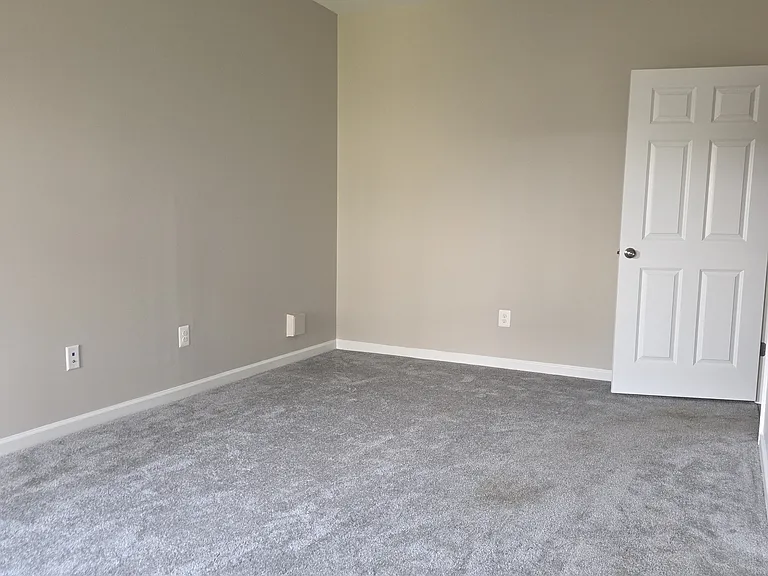 245 Crofton Ct — Photo 14