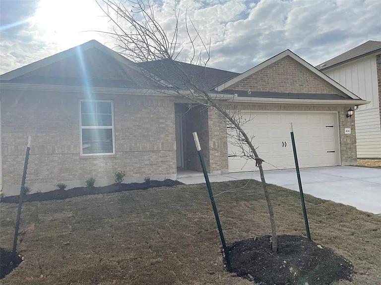404 Grasslands Trl — Photo 3