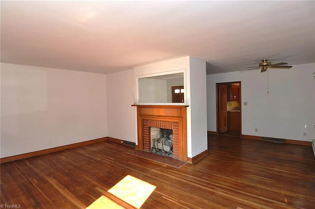 3 bed, 1509 sqft, $2,000 — Photo 2