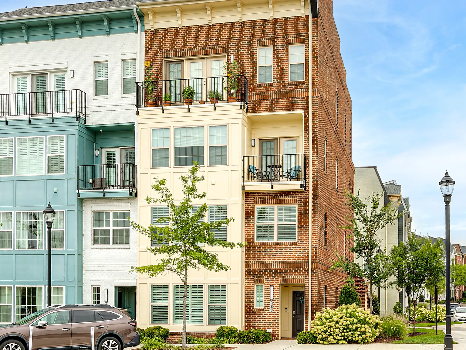 2 bed, 2.5 bath, 1531 sqft, $2,950 — Photo 2