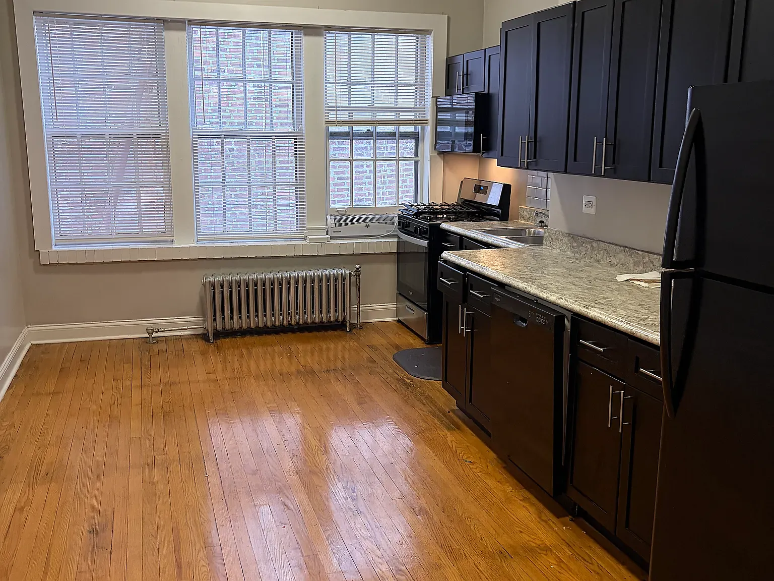 3 bed, 1.5 bath, 1500 sqft, $2,500 — Photo 4