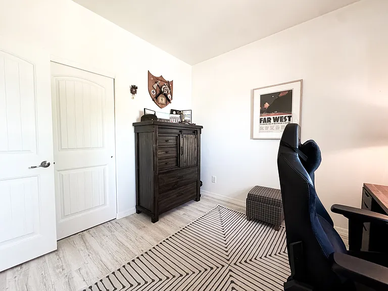 4377 W 16th Ln — Photo 18