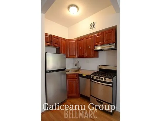 Rented by Lexington Real Estate Group | media 33