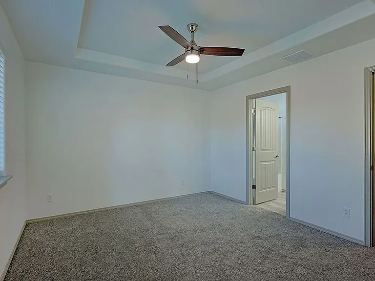 709 E Avenue K — Photo 30