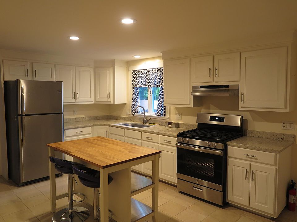 1st image of 27 Mudge St Floor 1