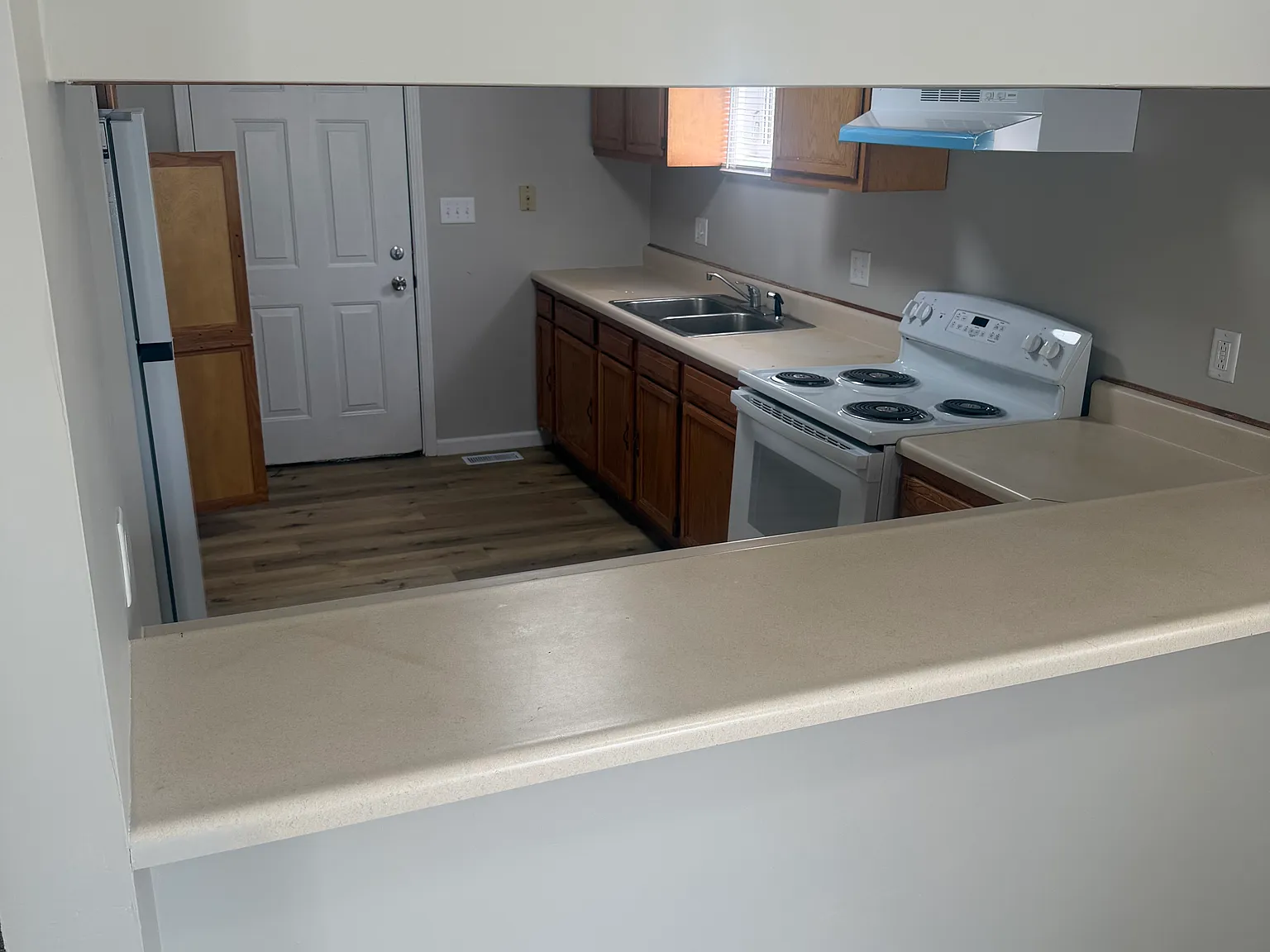 3 bed, 1.5 bath, 1100 sqft, $1,400 — Photo 3