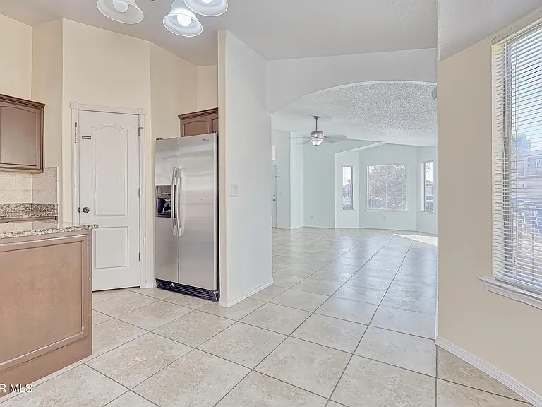 14325 Woods Point Ave — Photo 10