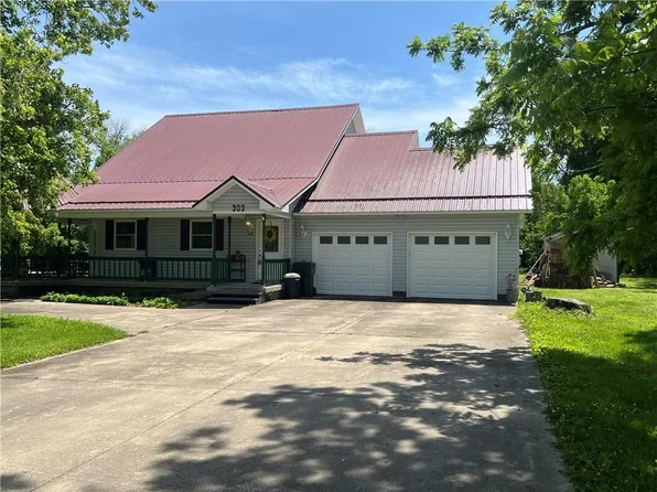 303 High St, Golden City, MO 64748