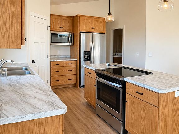 4th image of 12015 39th Ave SE
