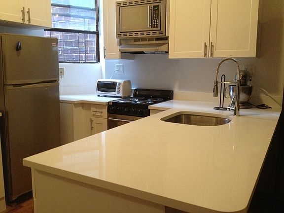 4th image of 204 W 81st St APT 51