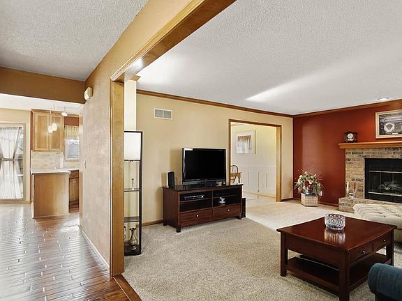 5th image of 6203 W 158th Pl
