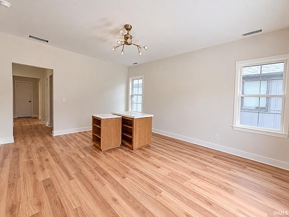 5th image of 1006 Sorin St