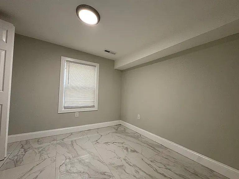 64 Chamberlain St #12 — Photo 6