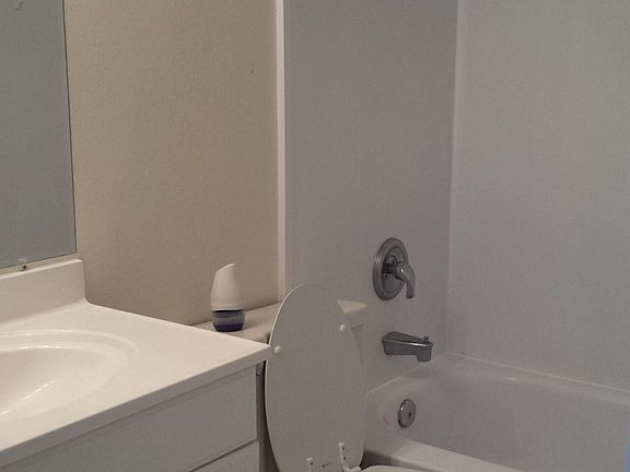 5th image of 255 114th Ave N #1