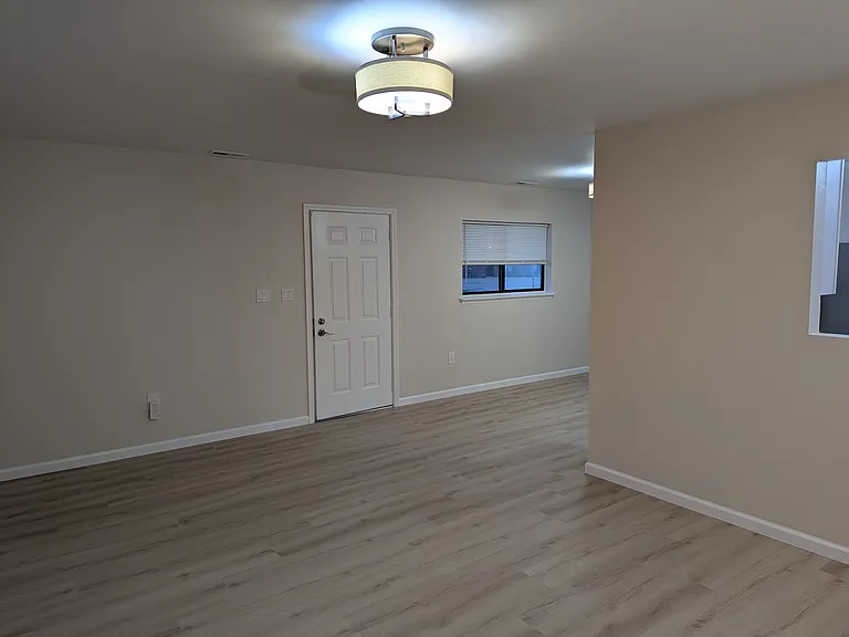 20732 Williamson St — Photo 15