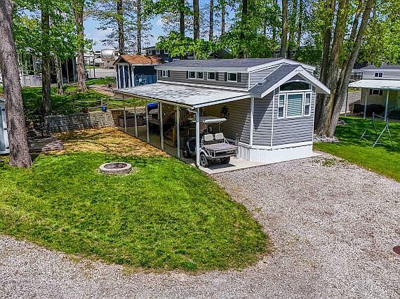 1st image of 11539 Lake Dr #171