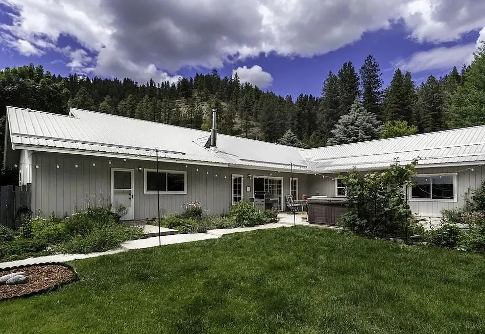 4 bed, 2867 sqft, $3,650 — Photo 4
