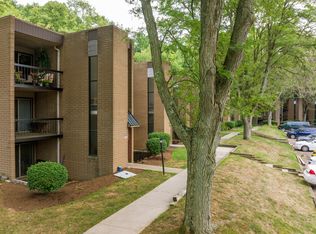 2921 Parklane St NW APT E, Canton, OH 44709