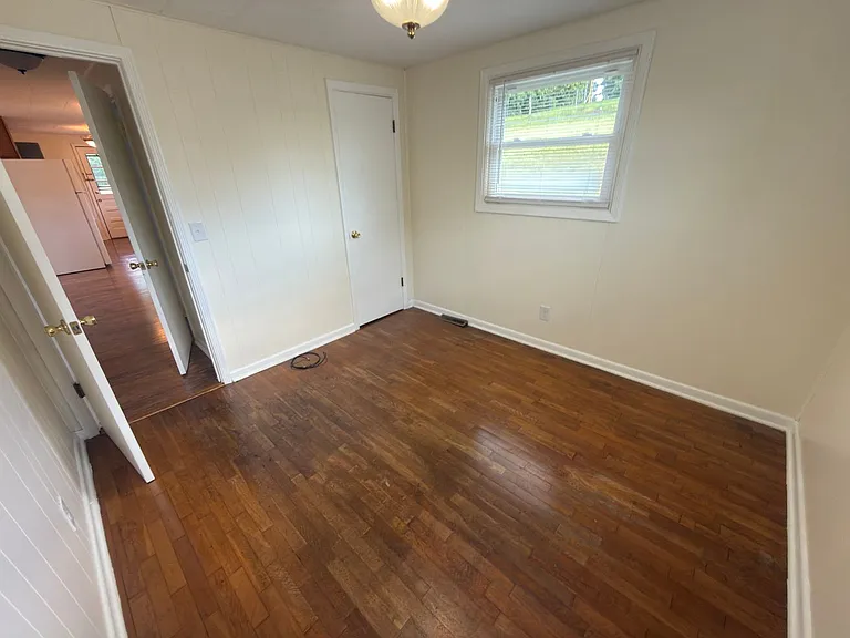 945 Depot St NE — Photo 17