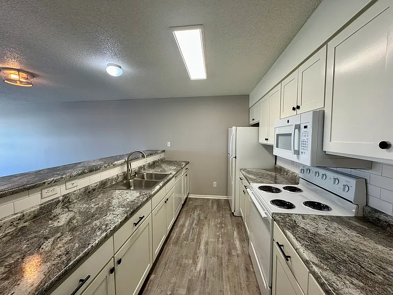 245 Beaver Kreek Ctr #5 — Photo 3