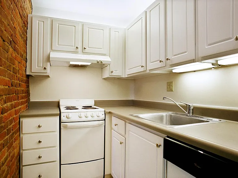 270 Shady Ave #31 — Photo 3