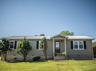 1608 Parker Rd, Sparta, TN 38583