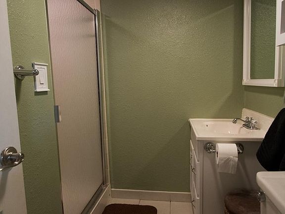 3rd image of 10441 Hoyt Ct