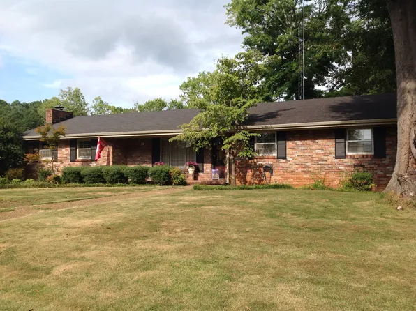 106 Park Terrace Dr, Sheffield, AL 35660